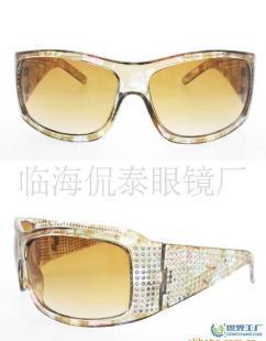 2021年意大利新款塑膠時尚太陽鏡 辦公與文教的優雅選擇